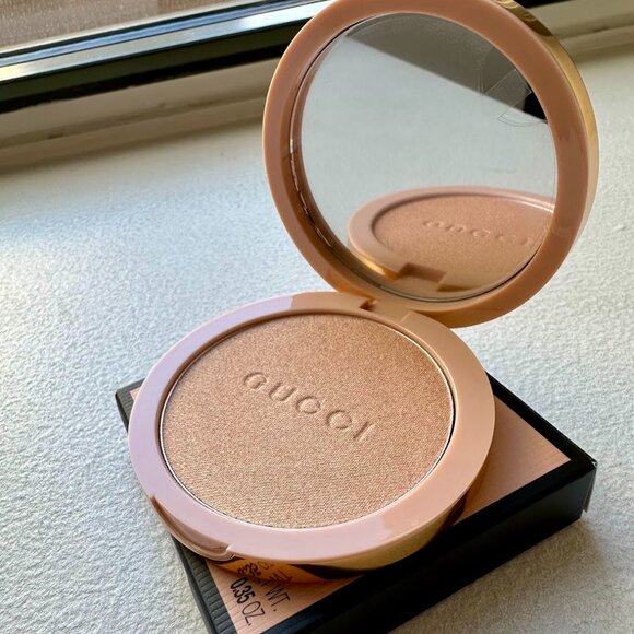 NEW Gucci Glow Powder Gel Highlighter - Warm Gold - Picture 4 of 7